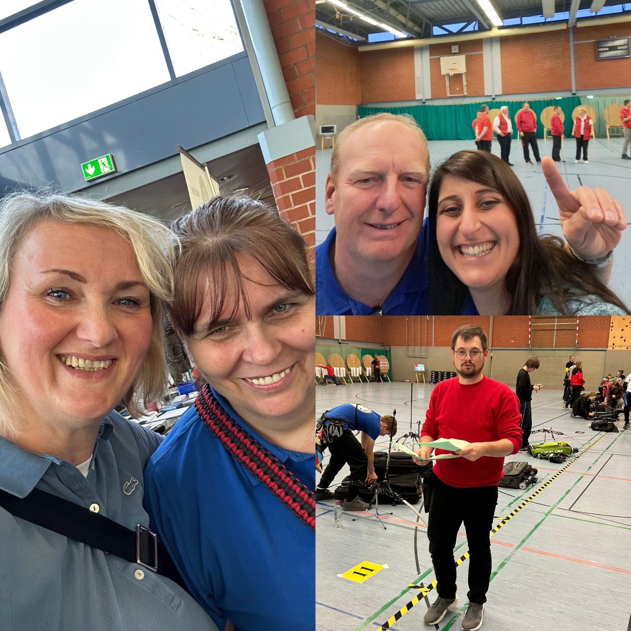 Landesmeisterschaft in Bersenbrück - Bild 1 Das Bild ist eine Collage aus drei Fotos, aufgenommen in einer Sporthalle, vermutlich bei einer Vereins- oder Wettkampfveranstaltung (z. B. Bogensport). Linke Bildhälfte: Zwei Frauen stehen dicht nebeneinander und lächeln in die Kamera. Beide tragen sportlich-legere Kleidung, eine davon ein blaues Oberteil. Der Hintergrund zeigt eine Halle mit Backsteinwand und Fenstern – wirkt wie ein Treffpunkt oder Organisationsbereich. Die Stimmung ist freundlich und vertraut, fast wie ein Erinnerungs-Selfie. Rechte obere Ecke: Ein Mann und eine Frau machen ein Selfie in der Sporthalle. Beide lächeln, der Mann hebt einen Finger nach oben (Sieger- oder „Nummer-eins“-Geste). Im Hintergrund stehen mehrere Personen in roten Oberteilen, offenbar Teilnehmende oder Helfer. Hinter ihnen sind runde Zielscheiben zu sehen, was auf einen Bogenschieß-Wettkampf hindeutet. Rechte untere Ecke: Ein Mann in rotem Pullover steht auf dem Hallenboden und liest oder hält Unterlagen in der Hand. Um ihn herum liegen Sporttaschen, Bögen und Ausrüstung. Auf dem Boden sind Markierungen und eine gelbe Nummer („11“) zu sehen – typisch für Wettkampf- oder Stationskennzeichnungen. Weitere Personen bereiten im Hintergrund Material vor. Gesamteindruck: Die Collage vermittelt eine lebendige, gemeinschaftliche Atmosphäre: engagierte Menschen, Organisation im Hintergrund und persönliche Momente im Vordergrund. Es wirkt wie eine Mischung aus Wettkampf, Ehrenamt und Vereinsleben, mit viel guter Laune und Zusammenhalt.